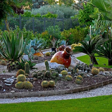 Il Giardino Del Te Barletta Exterior foto